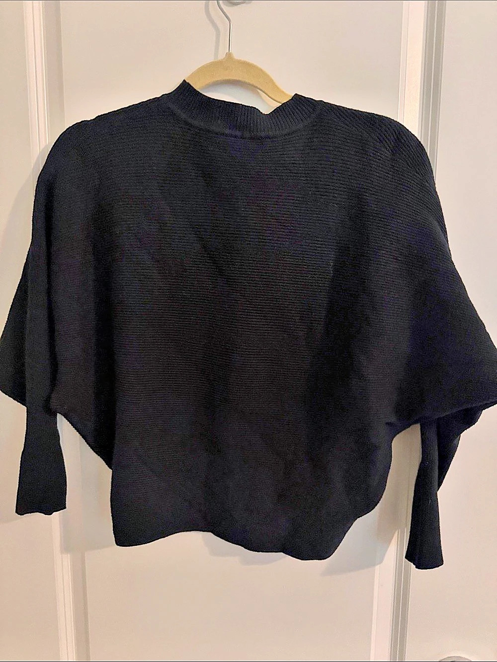 HYFVE Short Sleeve Reverse Seam Sweater Black Short Sleeve Size Small Like New